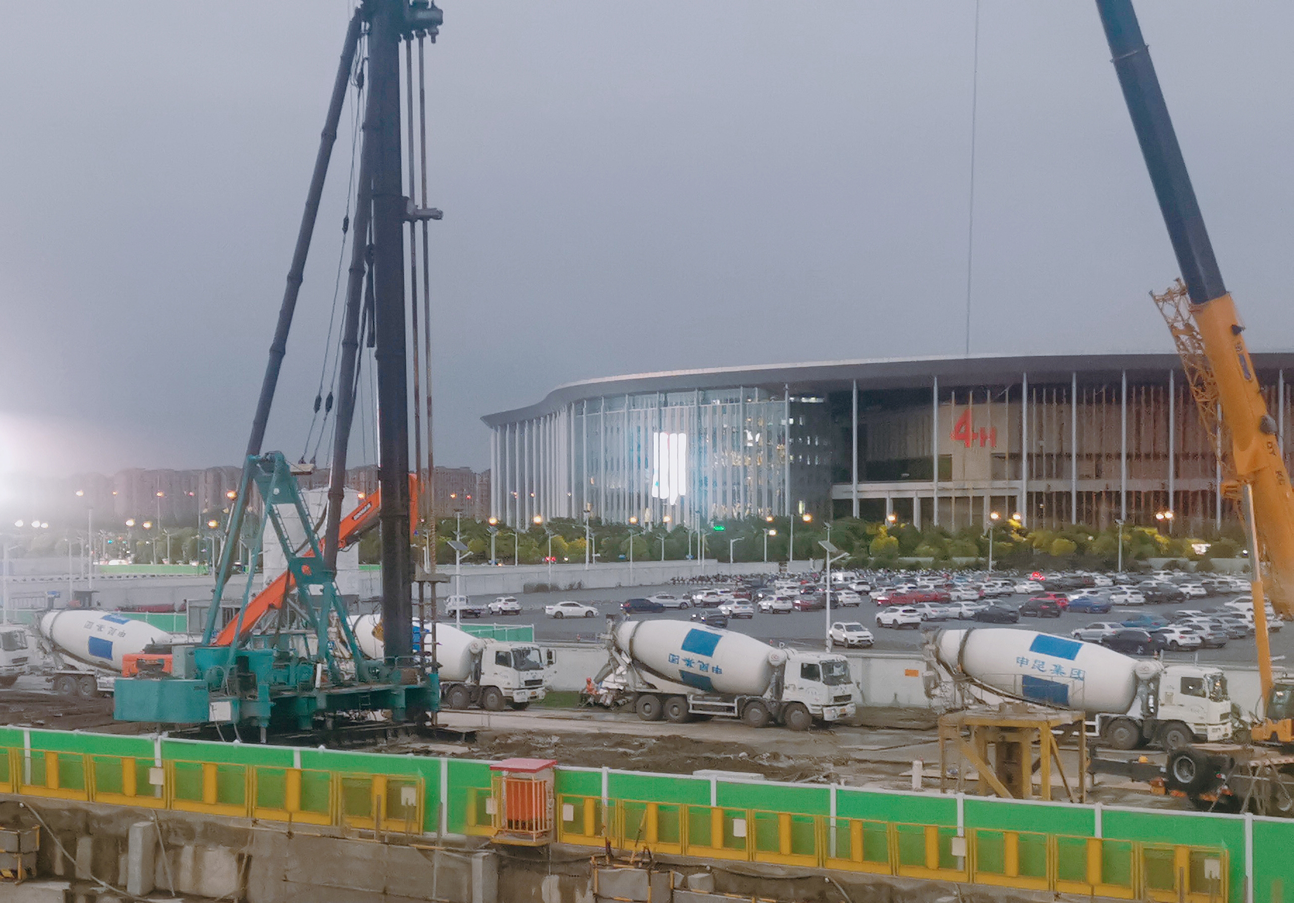 百老汇2#3地块连通道（西半幅）桩基及围护工程